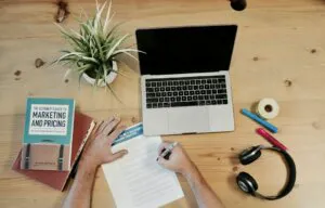 Mehr über den Artikel erfahren Die Grundlagen von Marketing und Sales Automation: Eine Einführung in die Automatisierung von Vertriebs- und Marketingprozessen