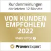 Ein goldenes Abzeichen mit der Aufschrift „von kunden Mitarbeiter 2020“, erreicht durch Marketing Automation.